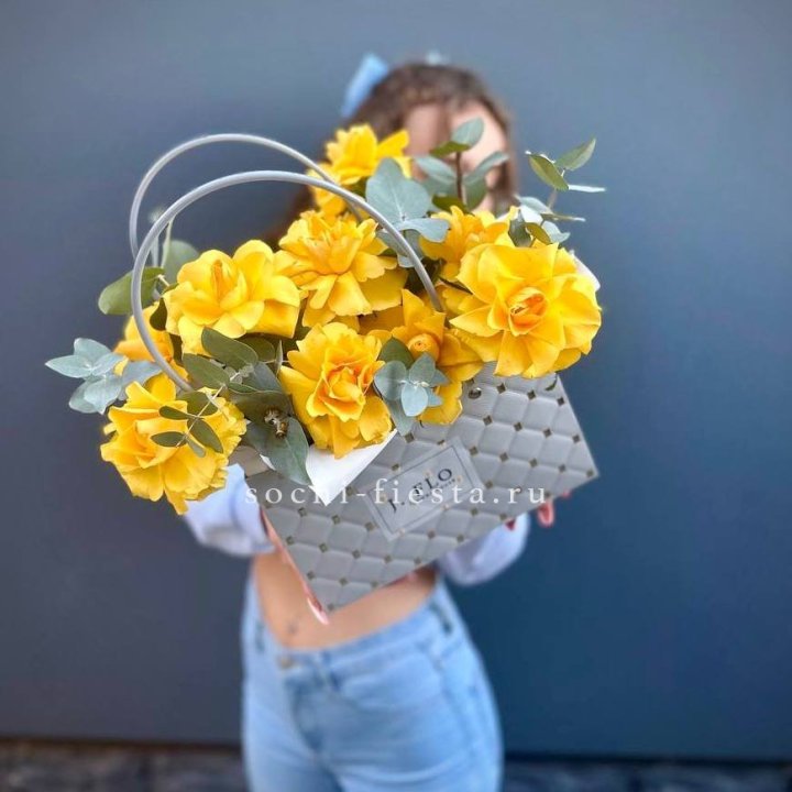 Сумочка с розами "Эдель" в Сыктывкаре