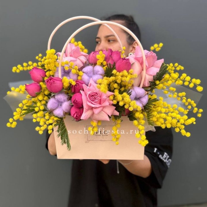 Сумочка мимозы и роз "Примавера" в Сыктывкаре