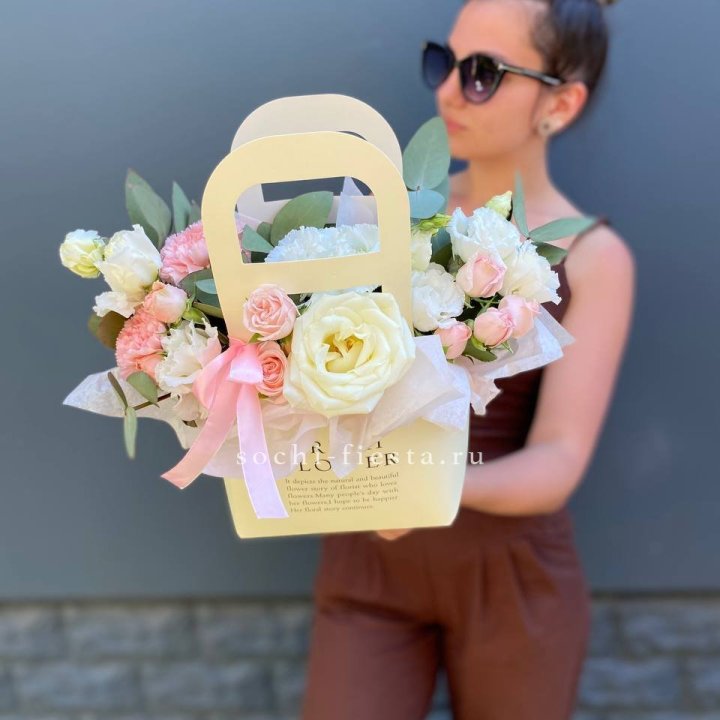 Цветочная сумочка "Рафаэль" в Сыктывкаре