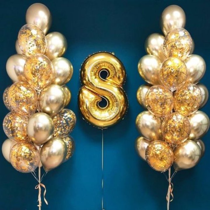 Цифра с фонтанами шаров  в Сыктывкаре