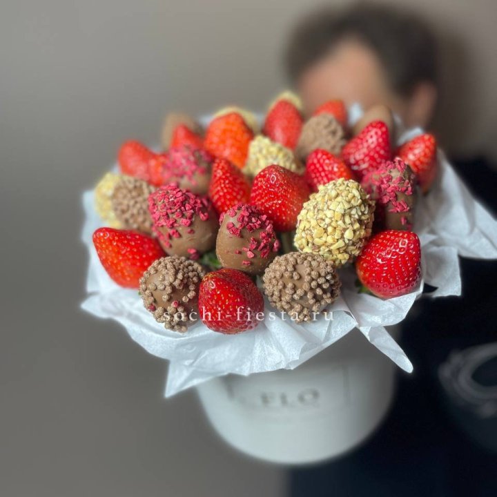 Клубника в боксе 30 ягод в Сыктывкаре