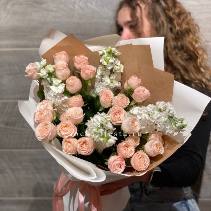 Букет бомбасти и маттиола в Сыктывкаре