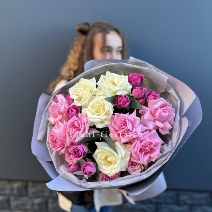 Букет французских и пионовидных роз в Сыктывкаре