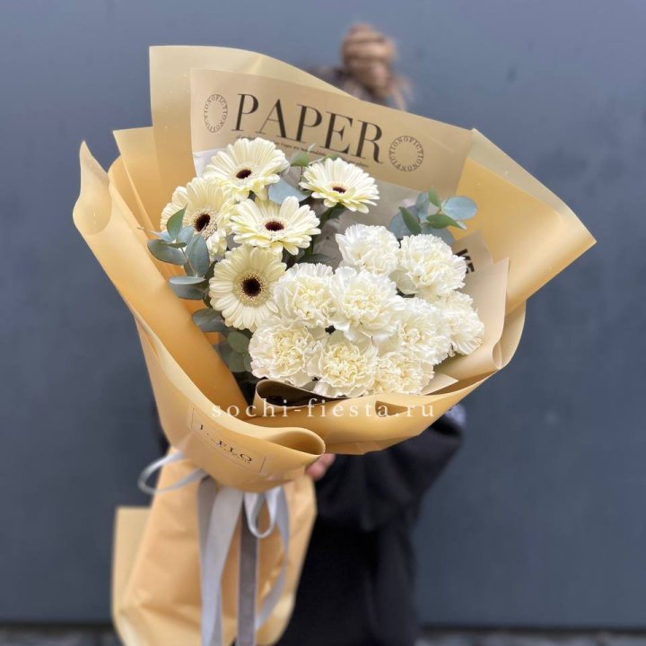  Букет с диантусами и герберами в Сыктывкаре