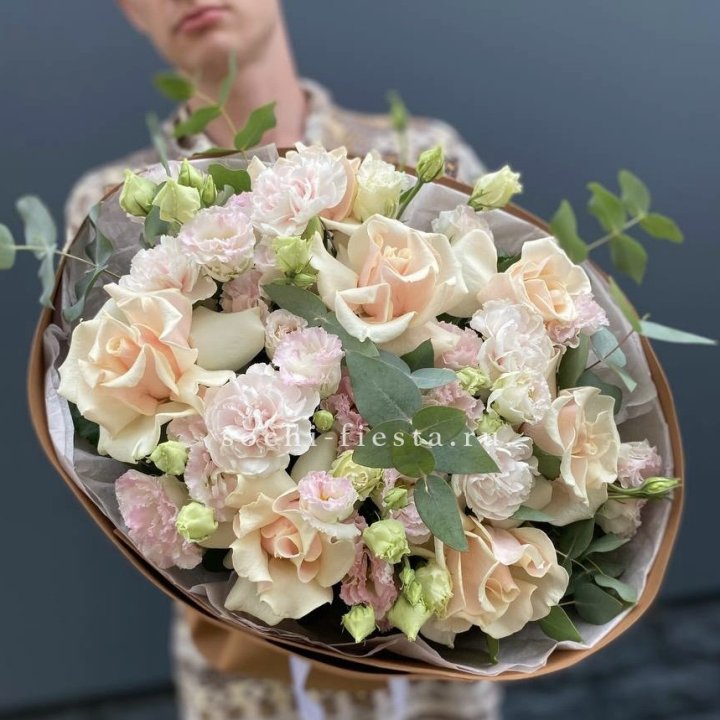  Букет кремовых роз "Мокко" в Сыктывкаре