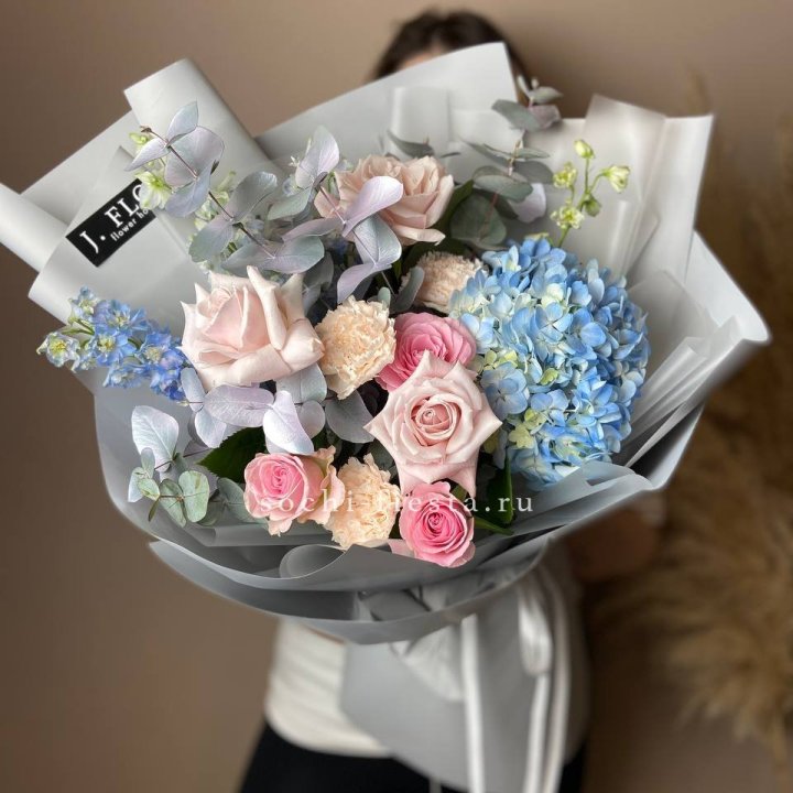 Букет с гортензией № 4 в Сыктывкаре