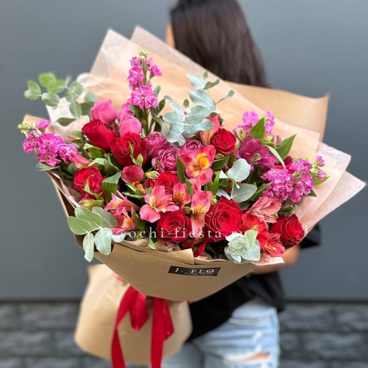 Дизайнерский букет №3 в Сыктывкаре