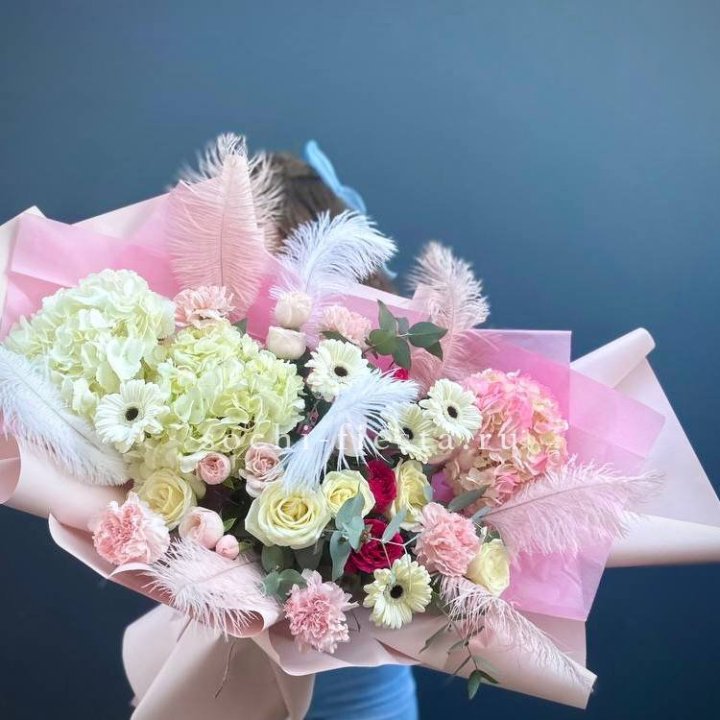 Дизайнерский букет "Валенсия-3" в Сыктывкаре