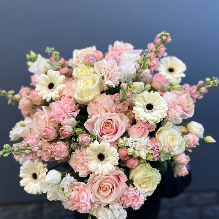 Авторский букет "Нежный" в Сыктывкаре