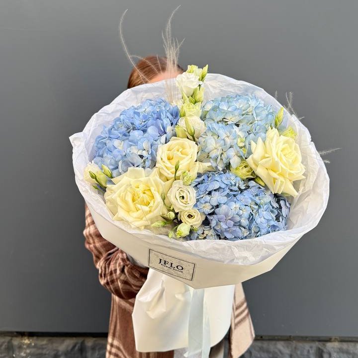 Букет "Глубина глаз" в Сыктывкаре