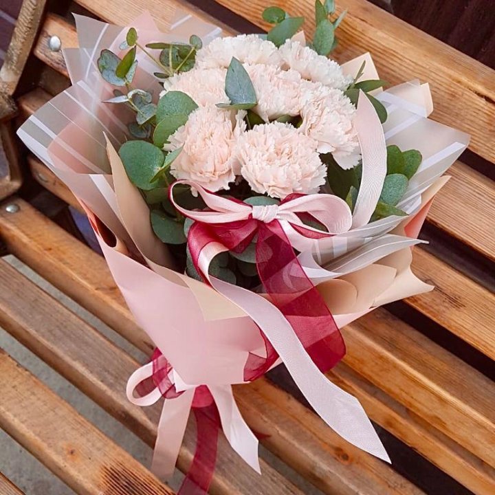 Диантусы с эвкалиптом в Сыктывкаре