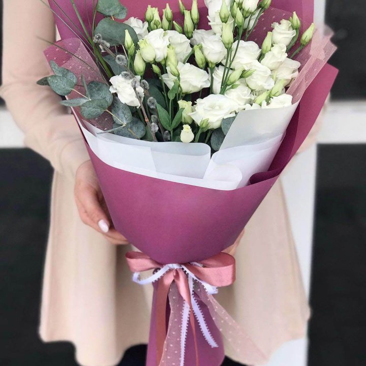 Эустомы с эвкалиптом в Сыктывкаре