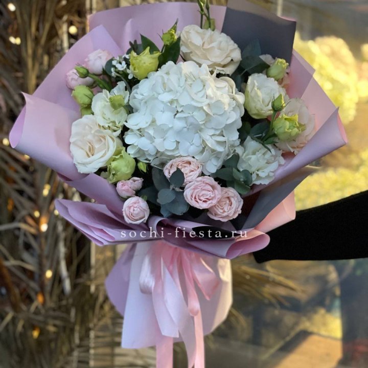 Букет с гортензией №3 в Сыктывкаре