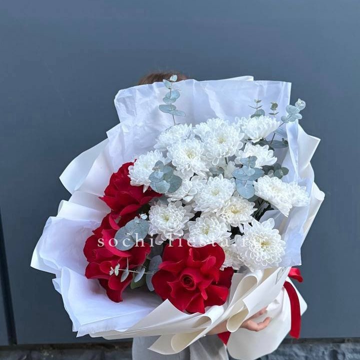 Дуо розы и хризантемы в Сыктывкаре