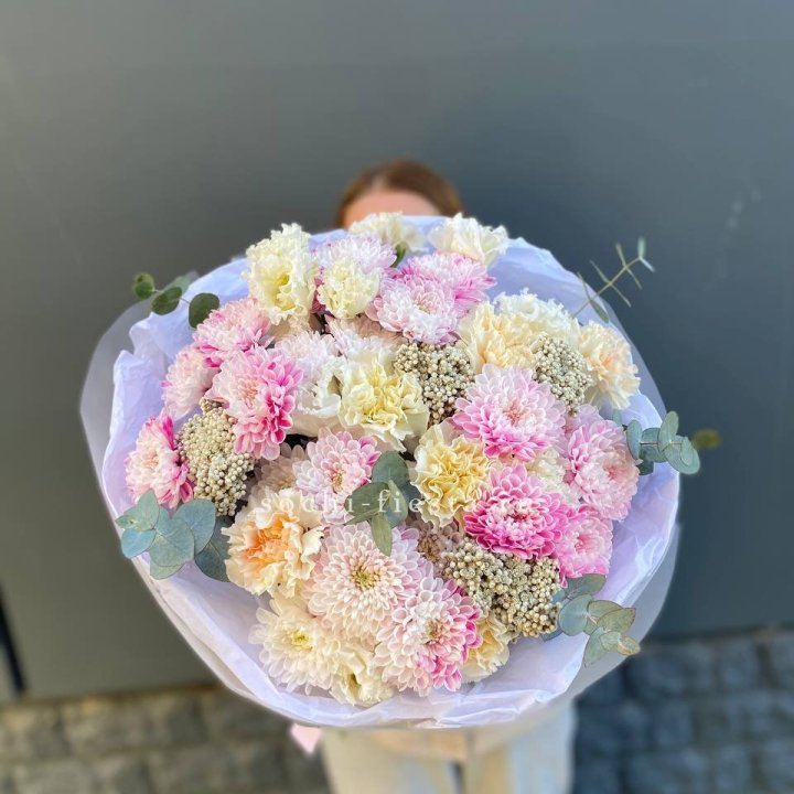 Букет из стойких цветов  в Сыктывкаре