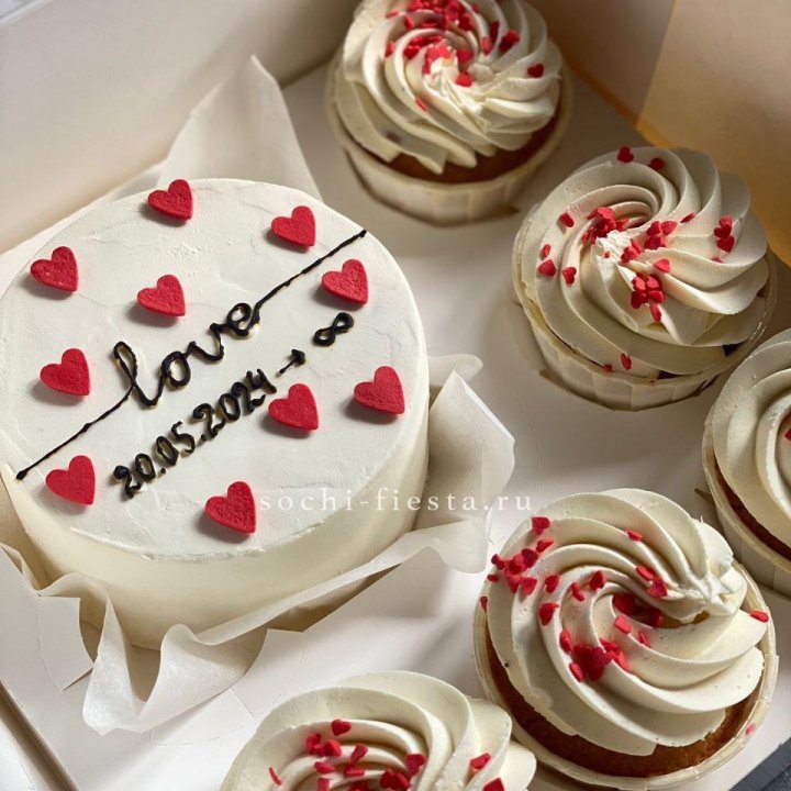 Капкейки и бенто-торт "Любимые" в Сыктывкаре