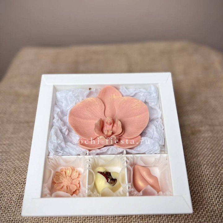 Конфеты из шоколада с Орхидеей в Сыктывкаре