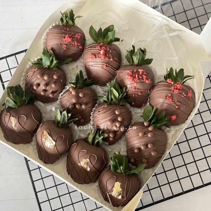 Клубника в шоколаде 12 ягод в Сыктывкаре