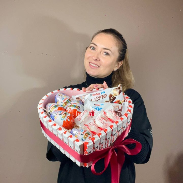 Подарочный набор сердце с Киндерами в Сыктывкаре