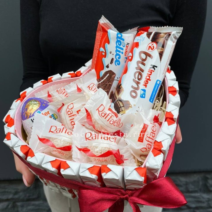 Подарочный набор сердце с Киндерами и Рафаэлло в Сыктывкаре