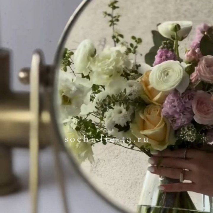 Цветочная подписка "Пакет средний" в Сыктывкаре