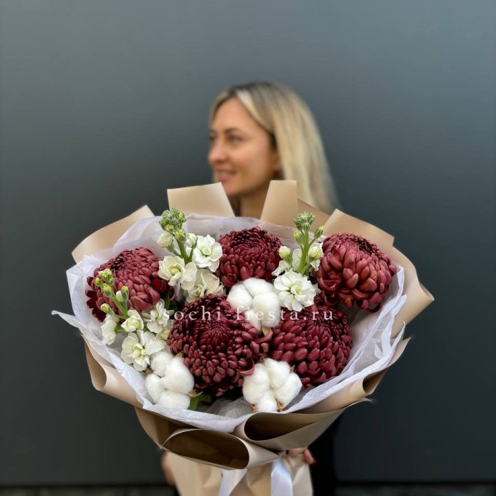 Хризантемы с маттиолой в Сыктывкаре