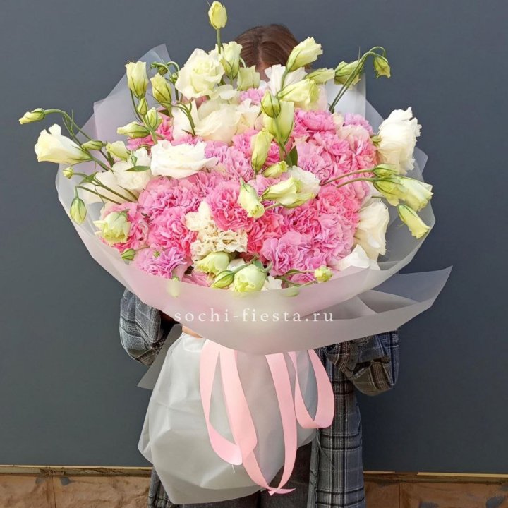 Букет из эустом и диантусов  в Сыктывкаре