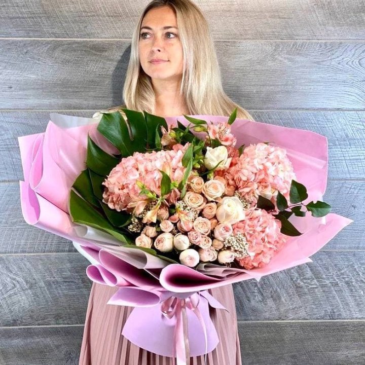 Дизайнерский букет "Валенсия-2" в Сыктывкаре