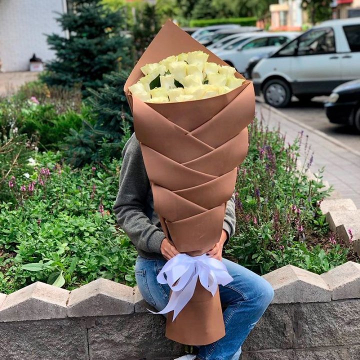 Голландские розы белые "Рыбка" в Сыктывкаре