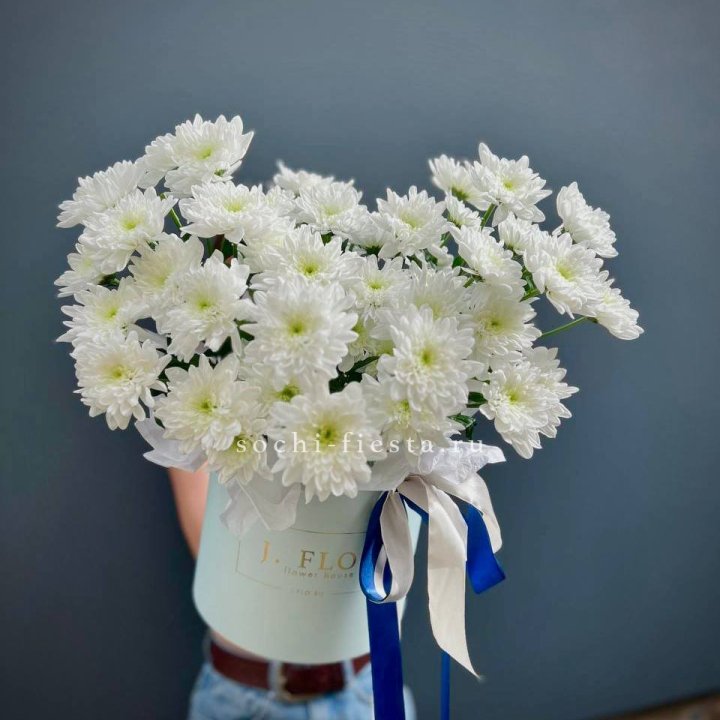 Коробка с хризантемами №3 в Сыктывкаре