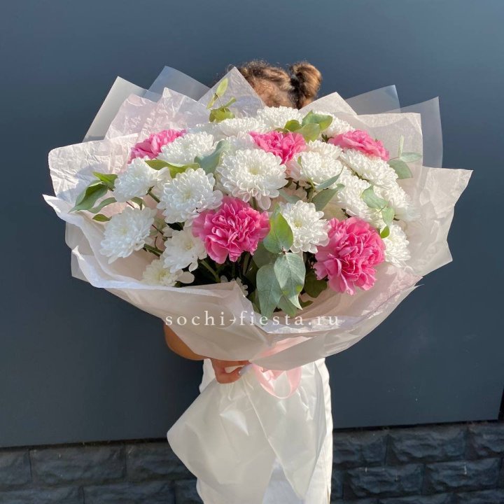  Букет  хризантем и диантусов "Воздушный" в Сыктывкаре