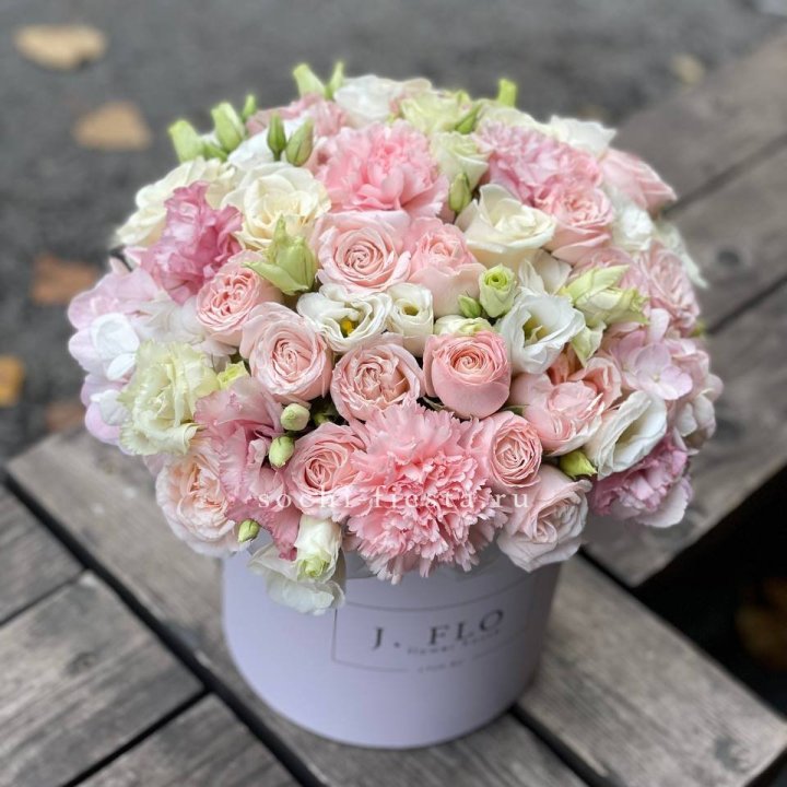 Цветочный бокс "Люксур" в Сыктывкаре