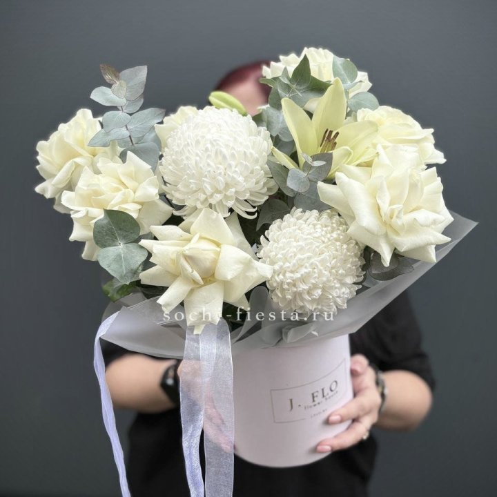 Цветы в шляпной коробке  в Сыктывкаре