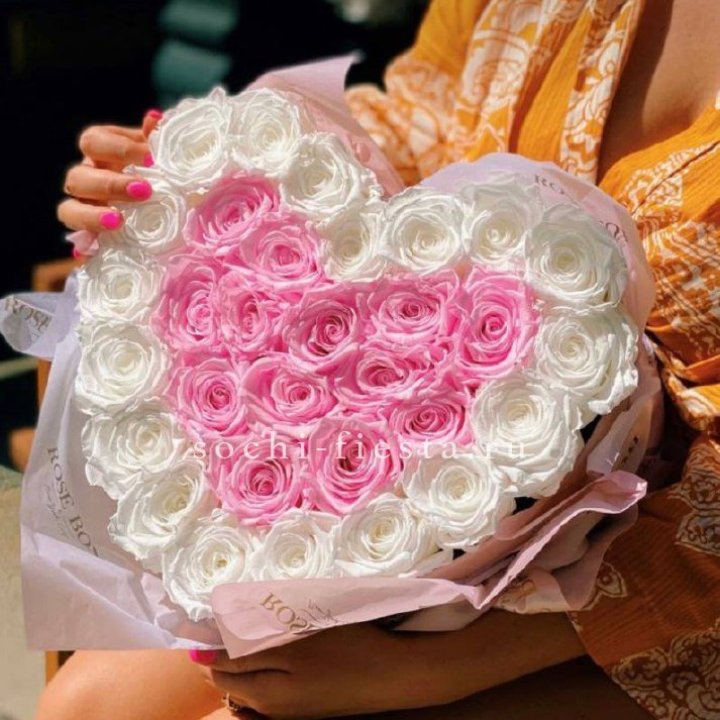 Бокс сердце с розами №2 в Сыктывкаре