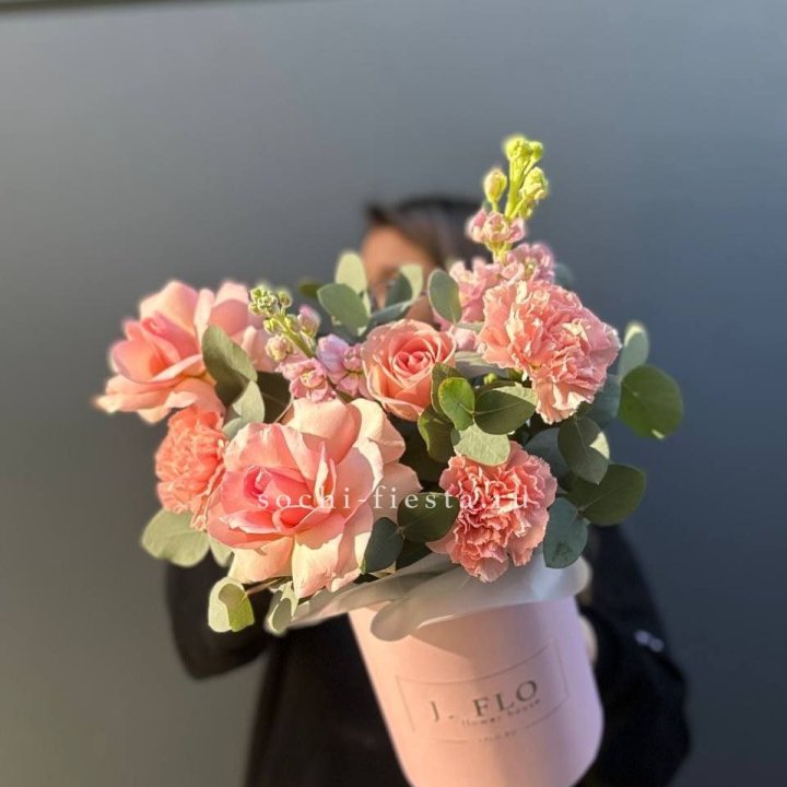 Цветы в боксе "Сизара" в Сыктывкаре