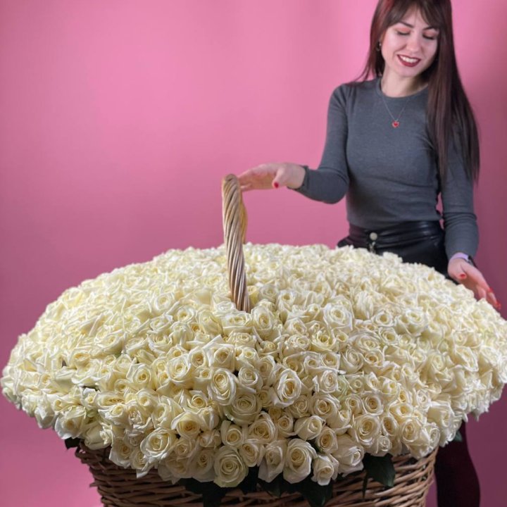 1001 белая роза в Сыктывкаре