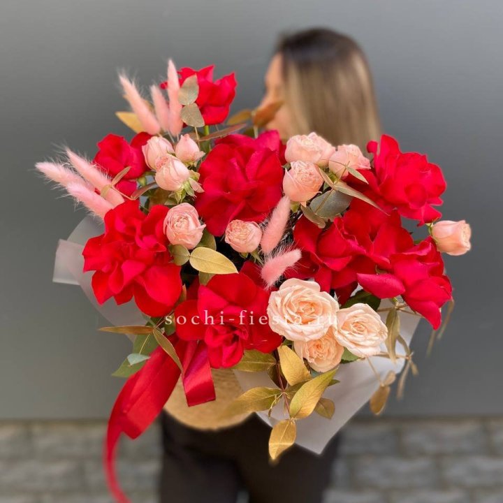 Джутовое кашпо "Любовь Лолиты" в Сыктывкаре