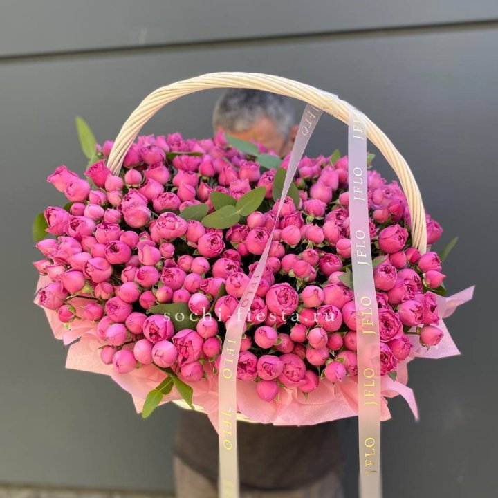 Корзина роз Мисти Баблс 101 в Сыктывкаре