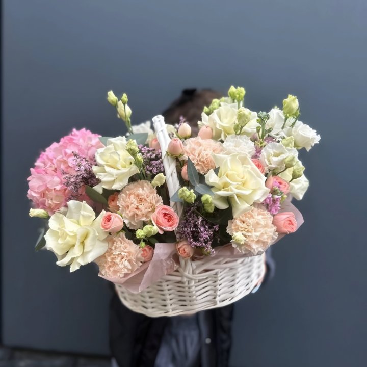Цветочная корзина "Софтнес" в Сыктывкаре