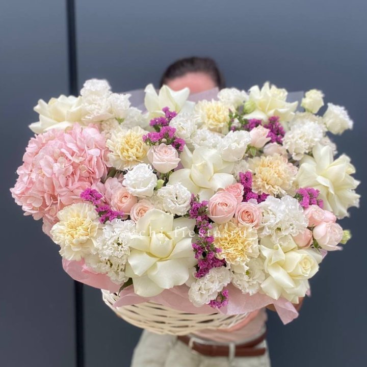 Корзина "Воздушная нежность" в Сыктывкаре