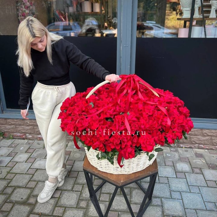 201 французская красная роза в Сыктывкаре