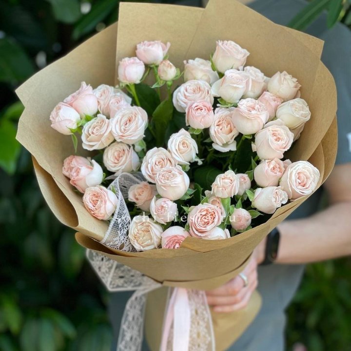 Кустовые розы букет №1 в Сыктывкаре