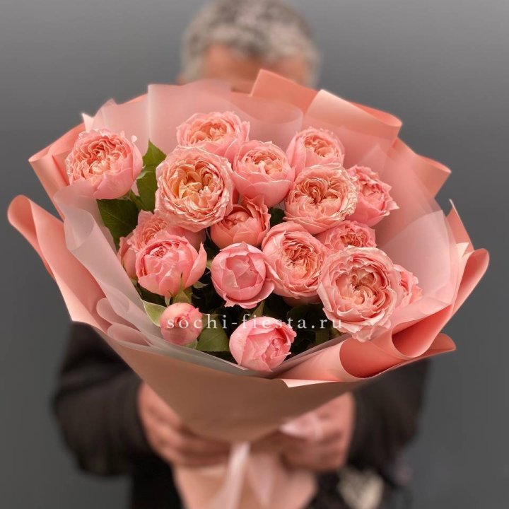 Букет комплимент из кустовых роз Джульетта в Сыктывкаре