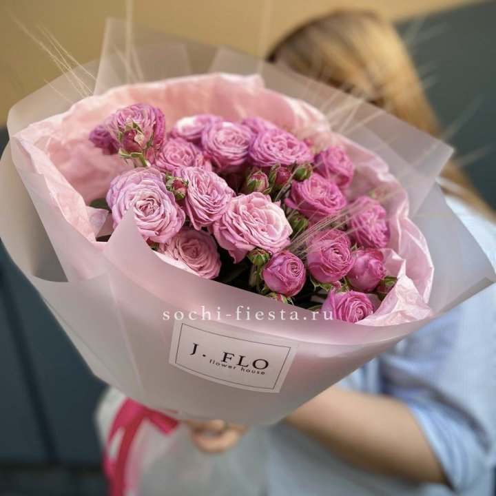 Пионовидные розы Мадам Бомбастик Pink в Сыктывкаре