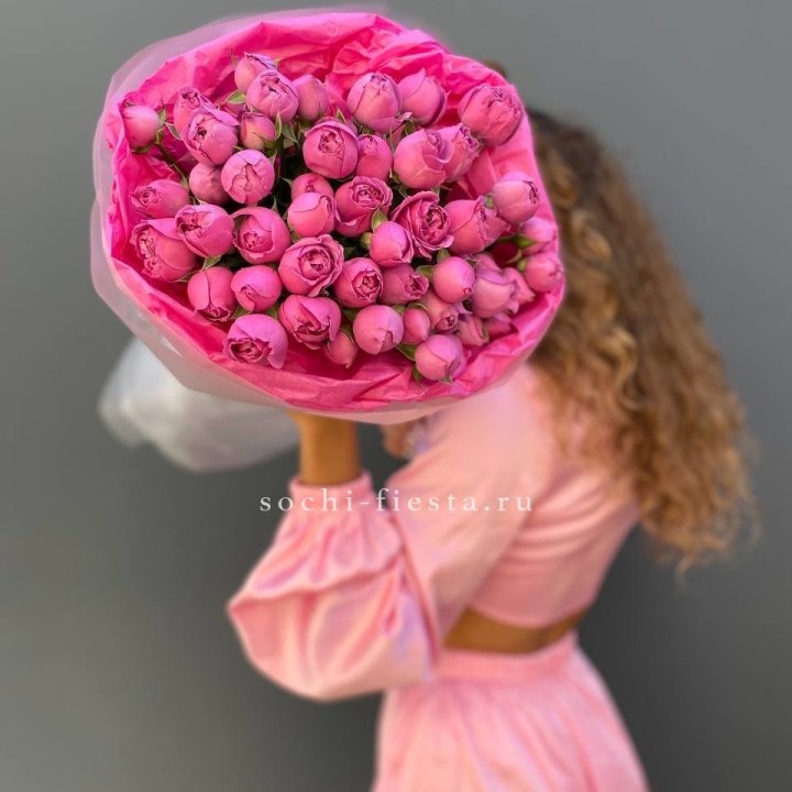Букет из пионовидных роз  в Сыктывкаре