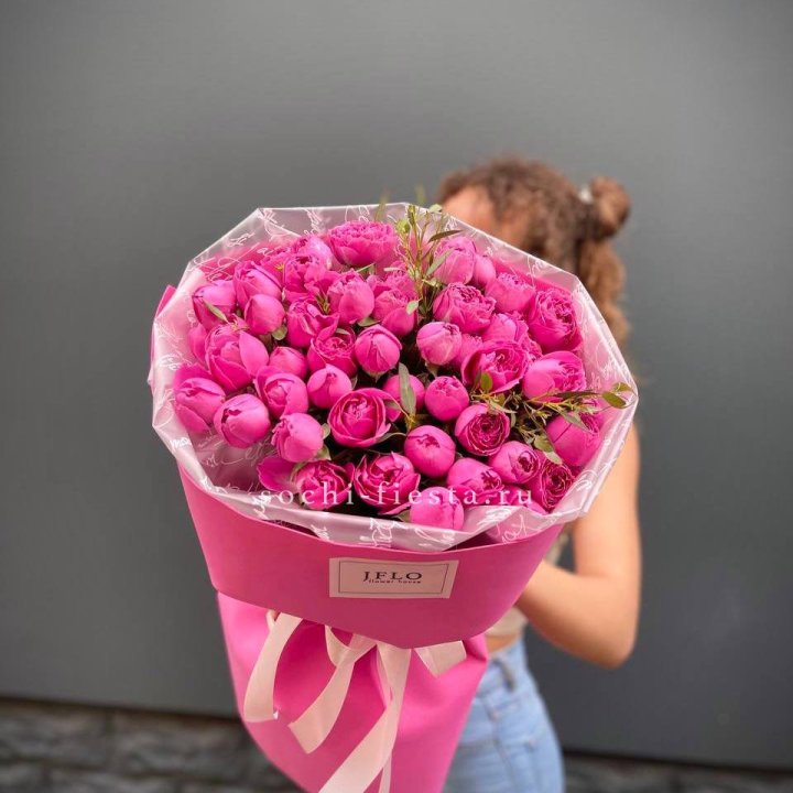 Кустовые розы букет Мисти Баблс в Сыктывкаре