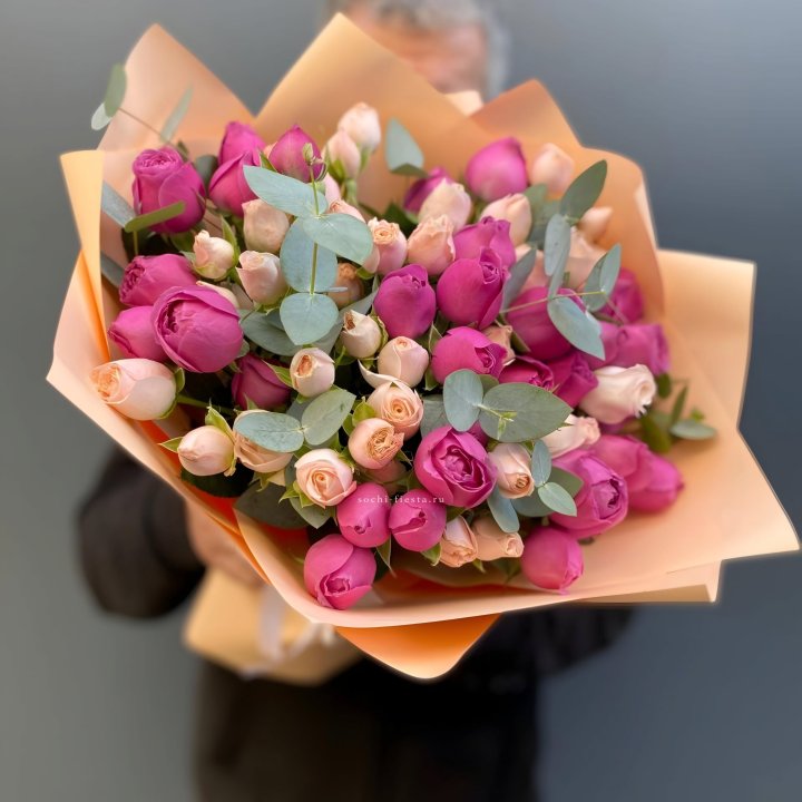 Букет кустовых роз Тендернес в Сыктывкаре