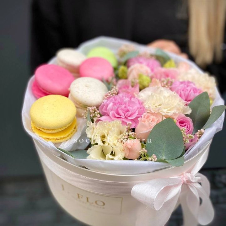 Бокс с макаронс Нежный в Сыктывкаре