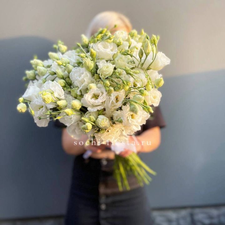 Букет эустом под ленту  в Сыктывкаре