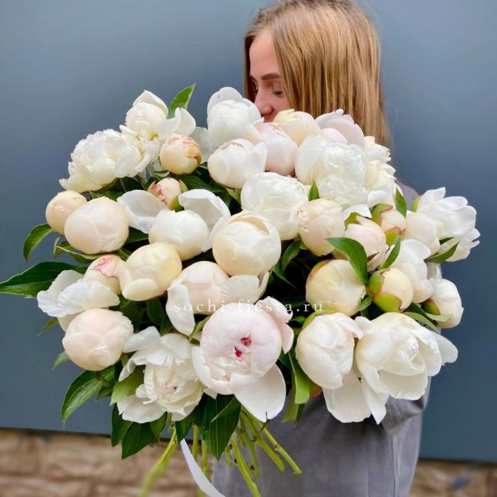 Охапка пионов в Сыктывкаре